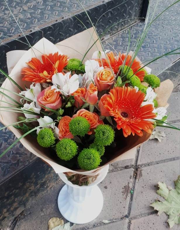 Букет цветов из: Герберы, Хризантемы, Альстромерии и Розы в Урюпинске