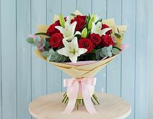 Букет цветов из:  Лилии и Розы в Урюпинске
