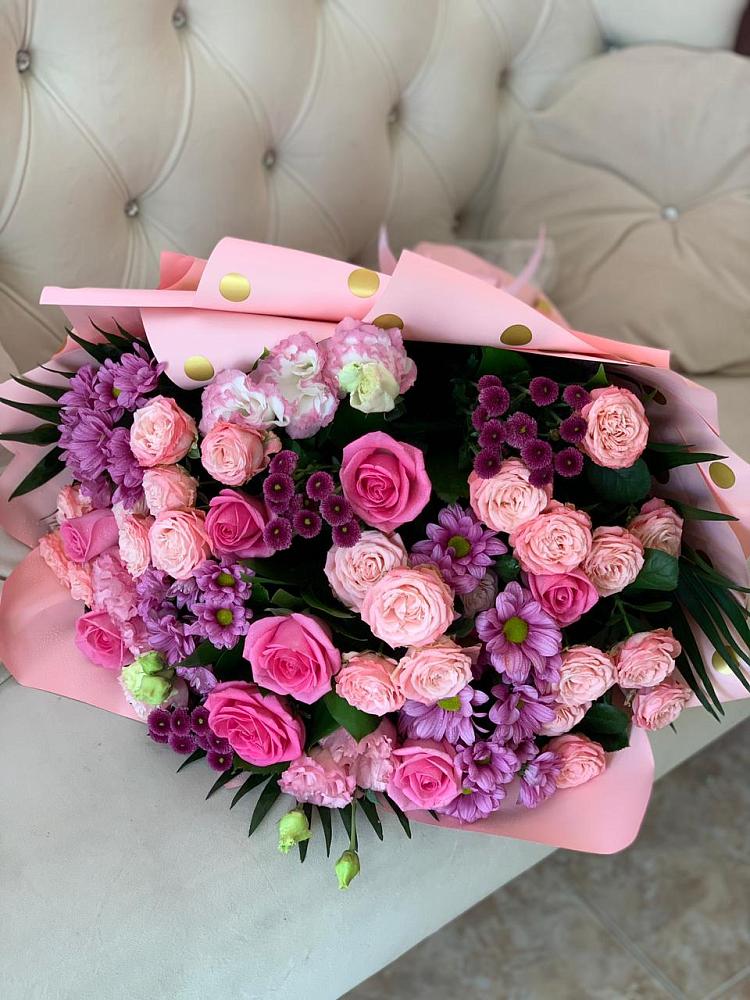 Букет цветов из: Хризантемы, Розы и Лизиантусы в Урюпинске