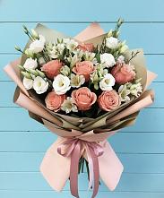 Букет цветов из:  Розы, Альстромерии и Лизиантусы в Урюпинске