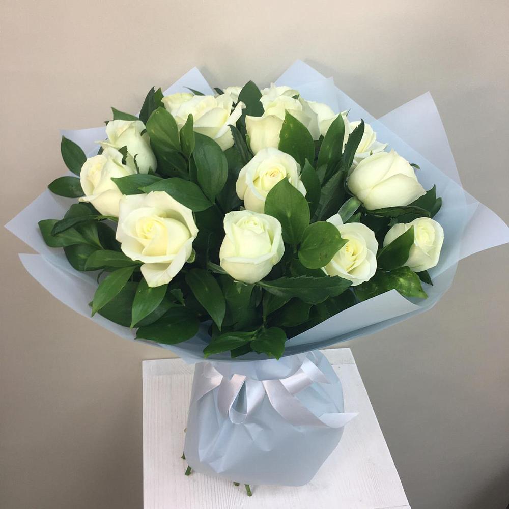 Букет 15 Белых роз Проуд в Урюпинске