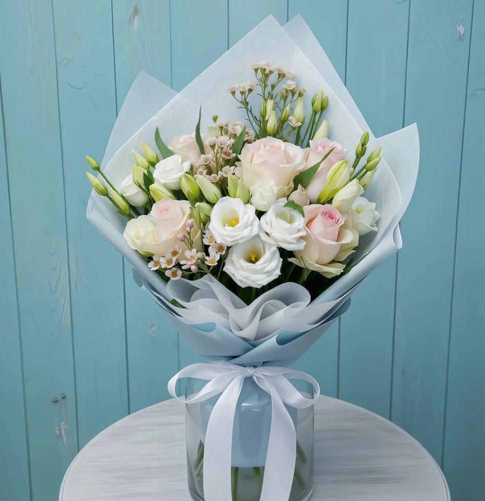 Букет цветов из: Розы и Лизиантусы в Урюпинске