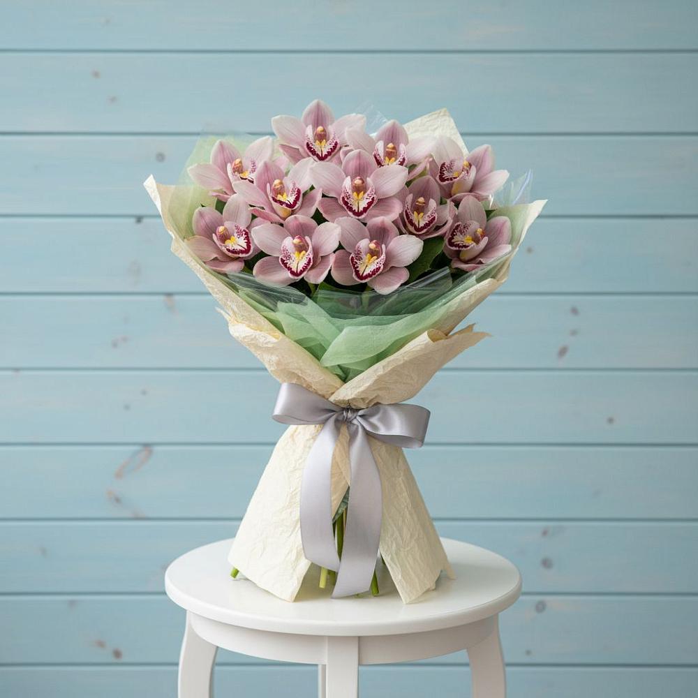 Букет цветов из: Орхидеи и Розы в Урюпинске