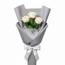 Букет 3 белые розы в Урюпинске