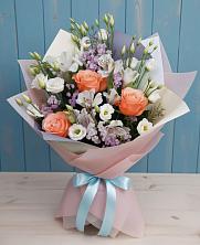 Букет цветов из:  Лизиантусы, Розы, Альстромерии и Гипсофила в Урюпинске