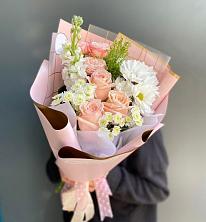 Букет цветов из:  Хризантемы и Розы в Урюпинске