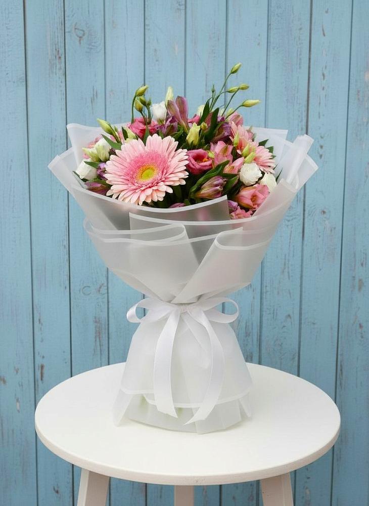 Букет цветов из: Герберы, Альстромерии и Лизиантусы в Урюпинске