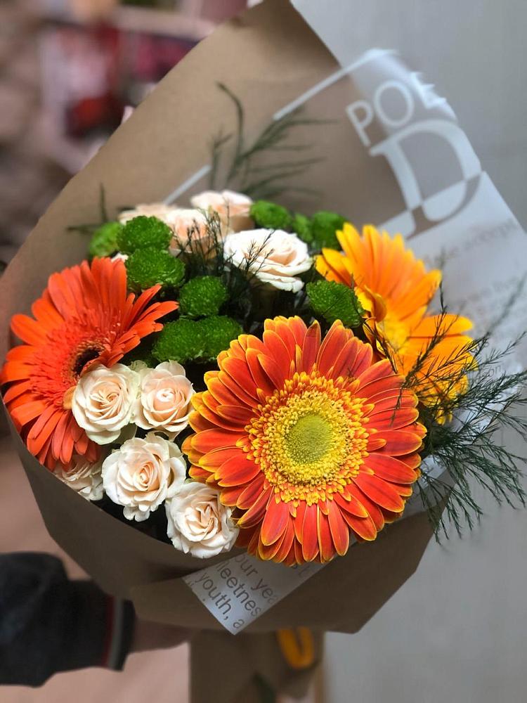 Букет цветов из: Герберы, Хризантемы и Розы в Урюпинске