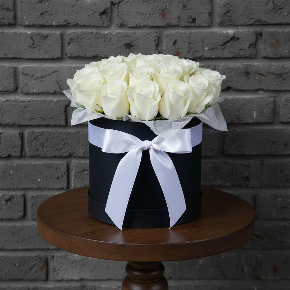 Цветочная композиция из Розы в шляпной коробке в Урюпинске