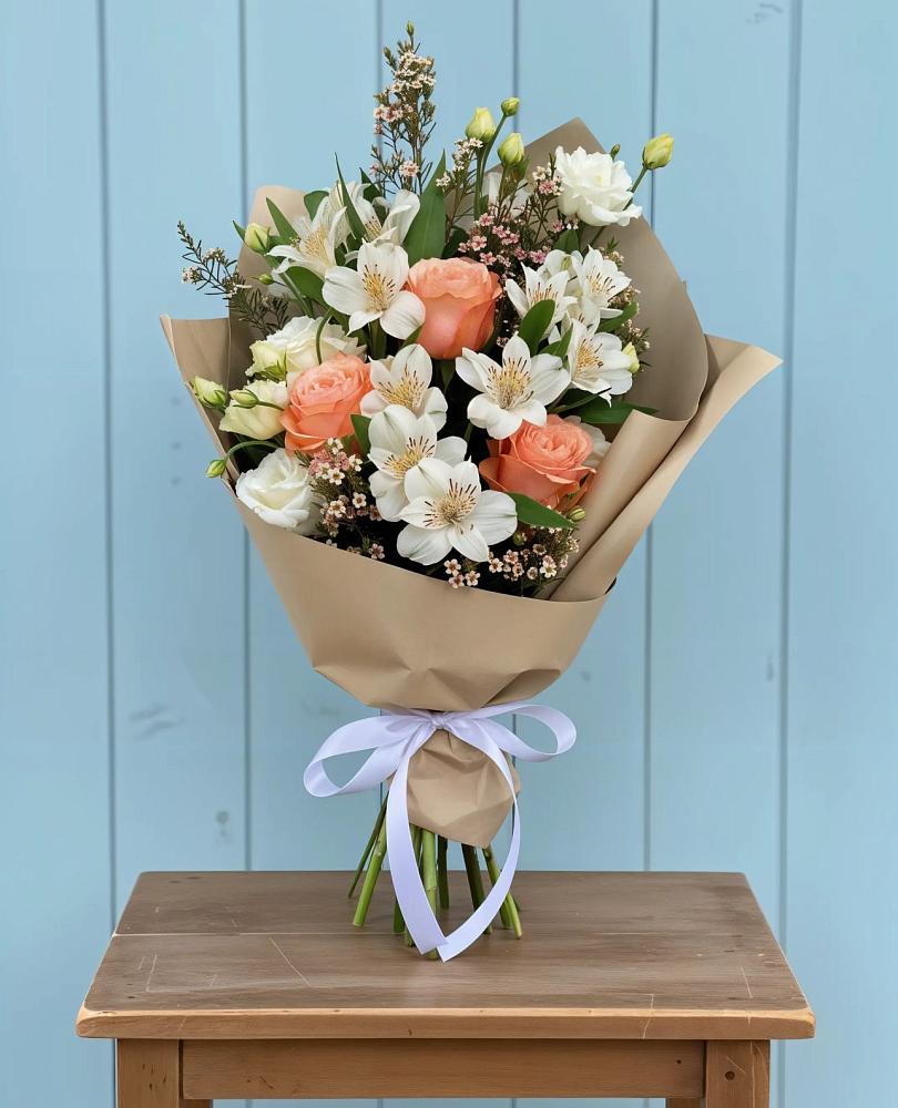 Букет цветов из: Альстромерии, Лизиантусы, Розы и Хризантемы в Урюпинске