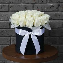 Цветочная композиция из Розы в шляпной коробке в Урюпинске